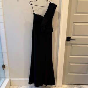 Lulu's Chic Black One-Shoulder Gown